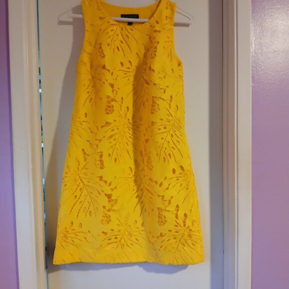 Banana Republic Women's Yellow Palm Leaf Lace Shift Dress SZ 4P GUC - Picture 1 of 8